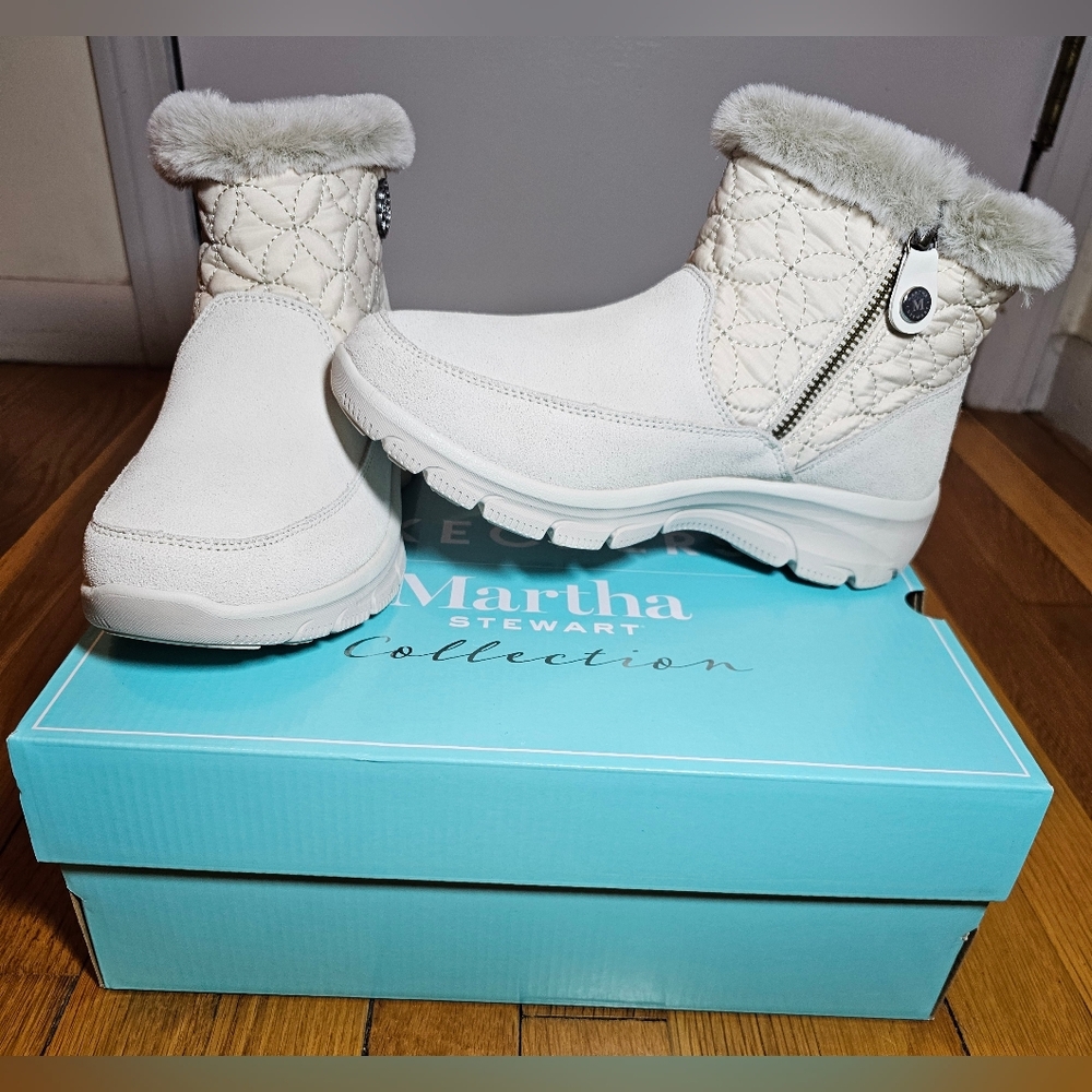 Skechers Martha Stewart Darling Puffer Water Resistant Boots Women's 7 NWB